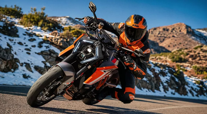 Die KTM 1390 SUPER DUKE RR 2026 soll als kompromissloses Hypernaked die Spitze markieren – leichter, radikaler und mit Fokus auf maximale Performance.