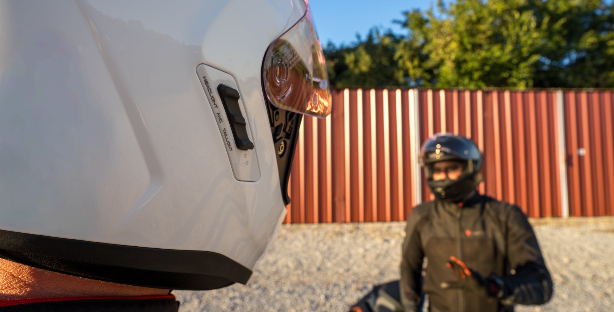 SENA Phantom ANC bringt Active Noise Cancellation in Helme