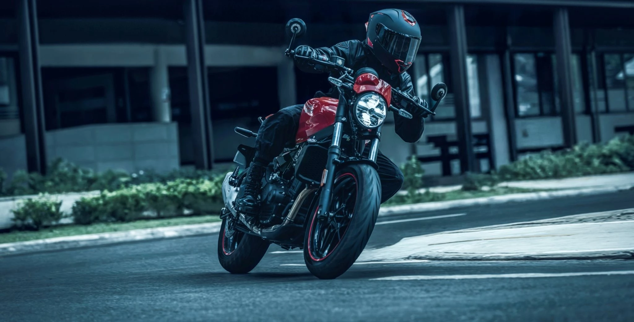 Royal Enfield Guerrilla 450 APEX – Sportlicher Straßenfokus