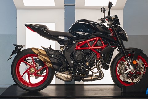 MV Agusta Brutale 800 Nero Carbonio vorgestellt