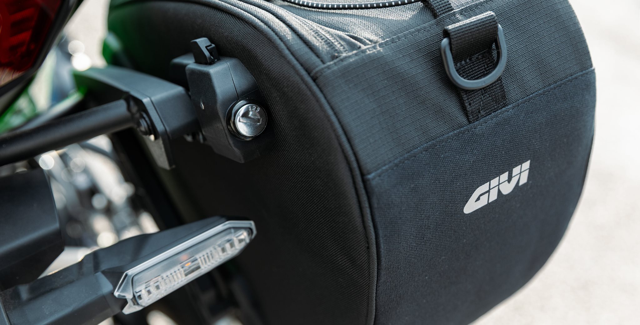 GIVI Stealth präsentiert unsichtbares Haltersystem für Softbags