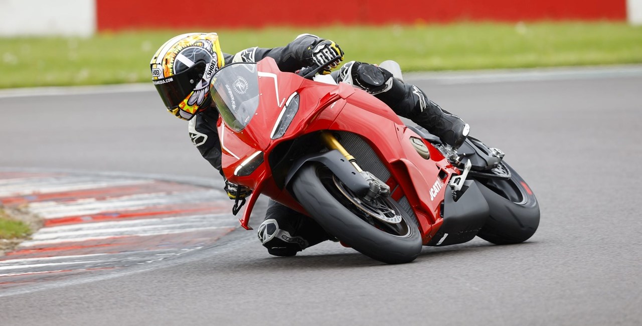Ducati Panigale V4 R 2026 im Test