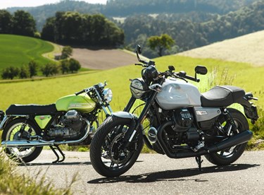 Moto Guzzi V7 Sport 2026 trifft auf ihre Wurzeln aus 1972