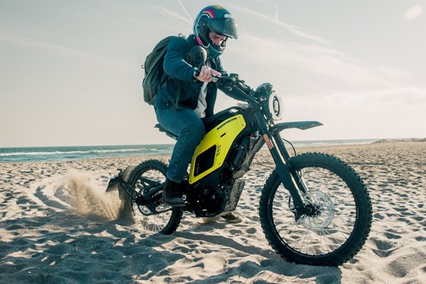 NIU XQi3 Test: Elektro-Enduro für Stadt und Gelände