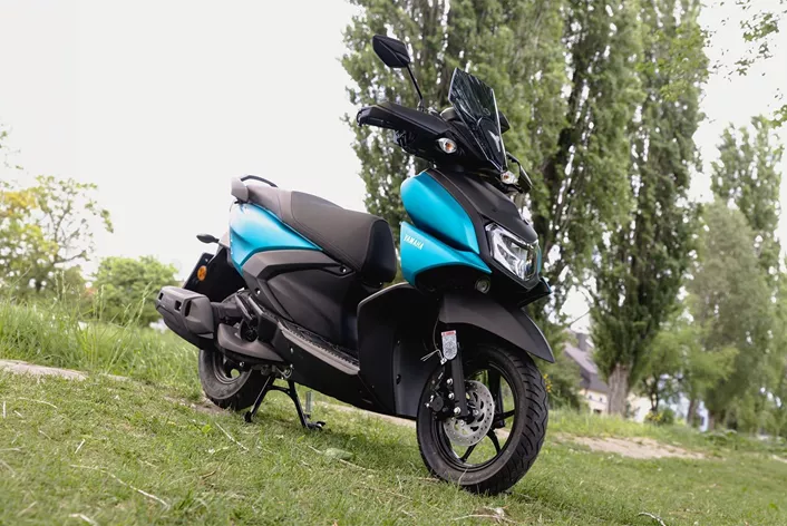 Un nouveau scooter Yamaha pour moins de 3 000 euros ? Le RayZR promet des coûts réduits, une manipulation simple et une réelle praticité au quotidien. Mais est-il simplement bon marché ou véritablement une affaire astucieuse pour les pendulaires et les citadins ?