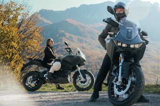Zero Motorcycles feiert 20 Jahre elektrischen Fahrspaß