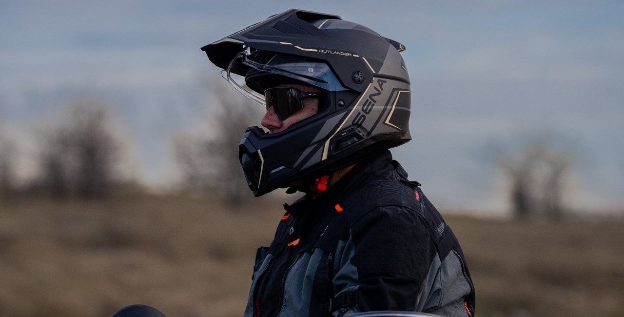 Sena Outlander denkt den Adventure-Helm neu