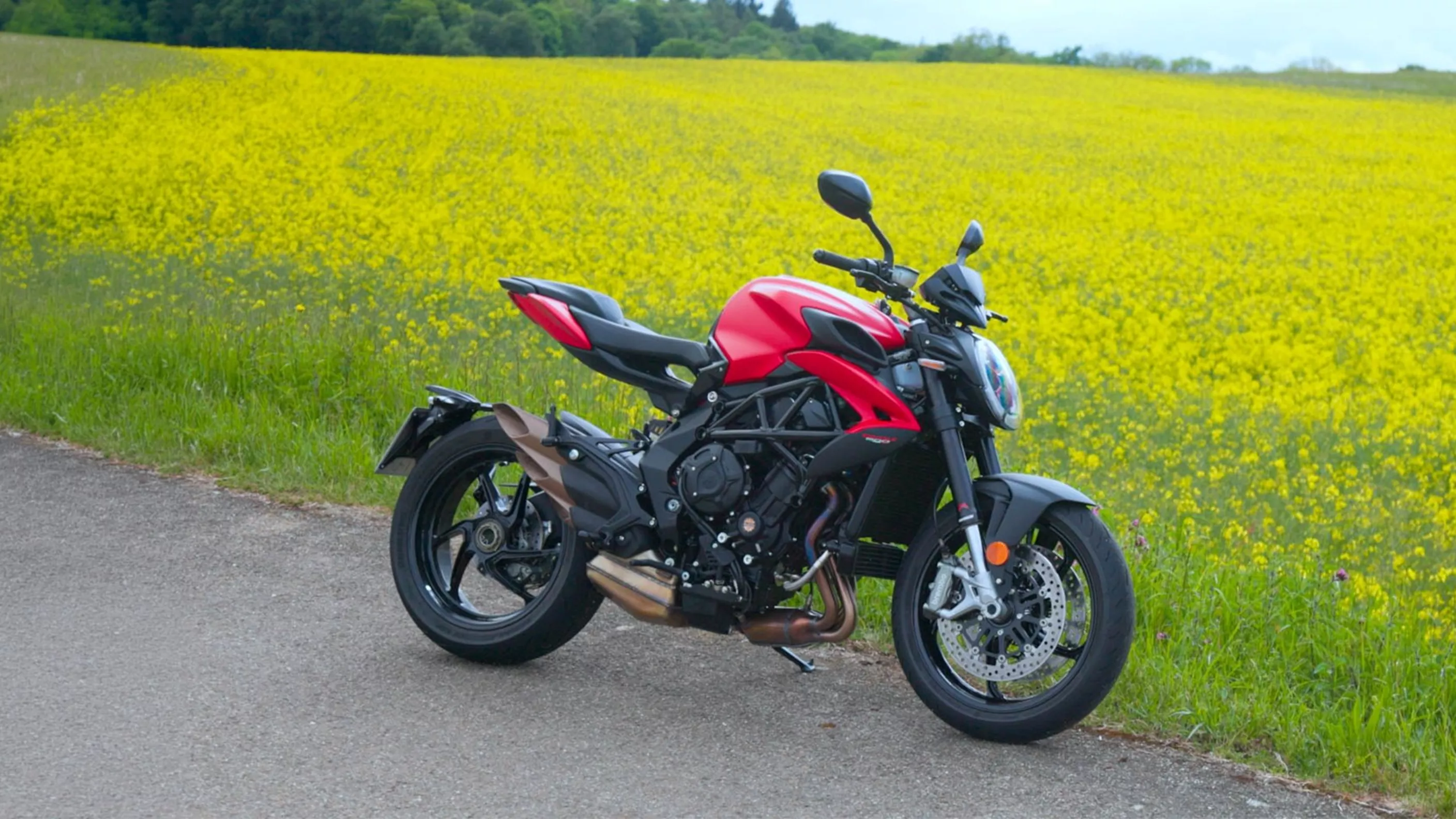 MV Agusta Brutale 800 Test: Schön, stark und zugänglich MV Agusta Brutale 800 Test: Schön, stark und zugänglich