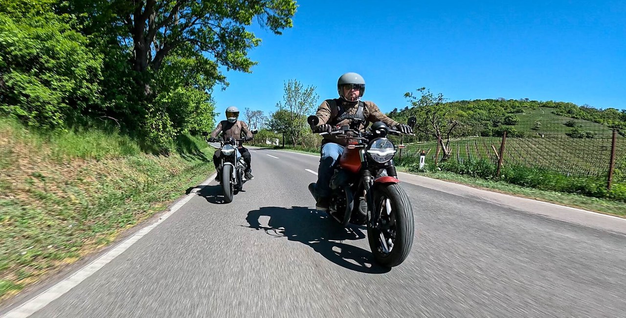 Moto Guzzi V7 Sport 2026 vs V7 Stone 2024 Vergleich