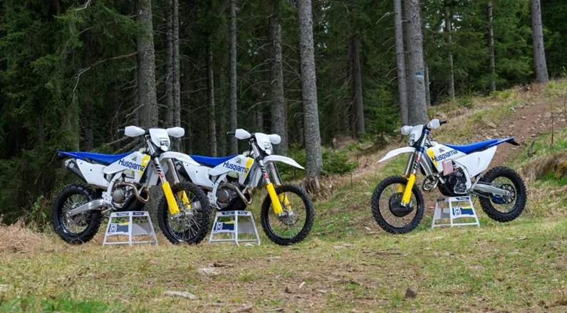 Husqvarna Mobility präsentiert die Enduro-Modellreihe 2027 und setzt dabei auf eine Kombination aus bewährter Technik, präzisem Handling und einem verfeinerten Design.