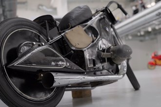 Wie ein Waisenkind zur Motorrad-Legende wurde