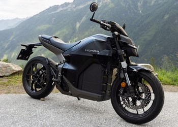 Honda WN7 Test: leise Alpenrakete mit E-Punch