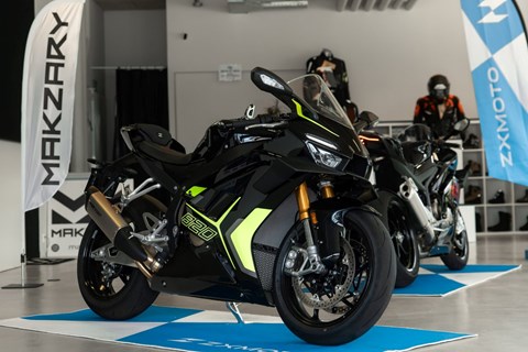 ZX Moto 820RR im Test bei Makzary in Gränichen