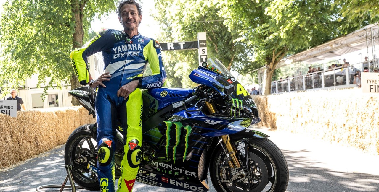 Valentino Rossi zurück auf seiner Yamaha MotoGP Maschine