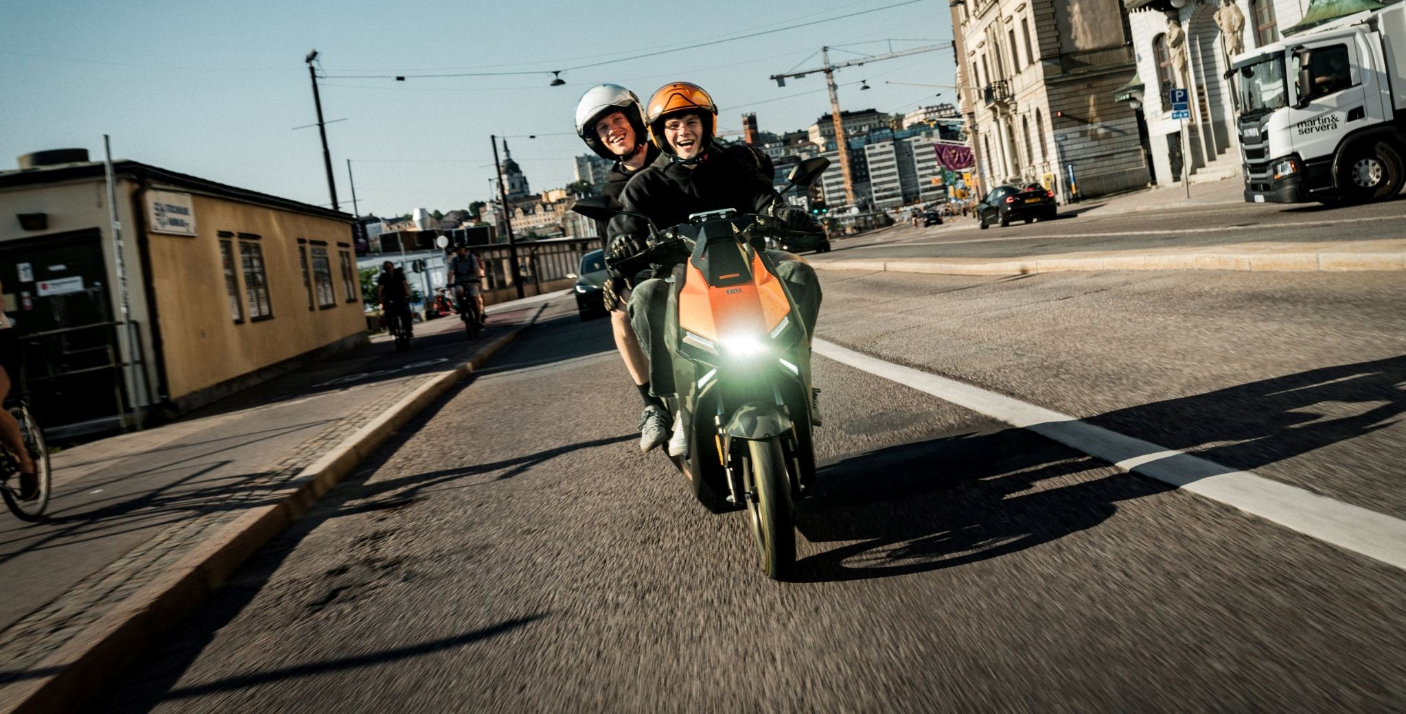 Nach der Premiere auf der EICMA 2025 ist die neue NIU FQiX Modellreihe jetzt im Handel erhältlich. Zwei Versionen, neue Technik und bis zu 110 Kilometer Reichweite sollen eine junge Zielgruppe ansprechen.
