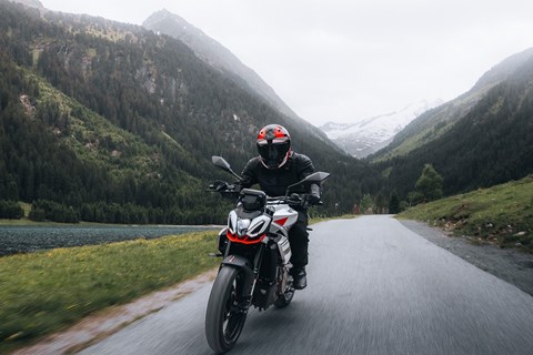Aprilia Tuono 457 Test: Das sportlichste A2-Naked Bike?