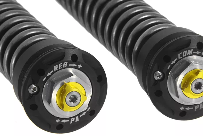 A Touratech Suspension bővíti KOVE futómű kínálatát. A 450 Rally egy Extreme2 rugóstagot kap, míg a 800X Pro számára egy Extreme2 rugóstag és egy Open Cartridge Kit is elérhető.