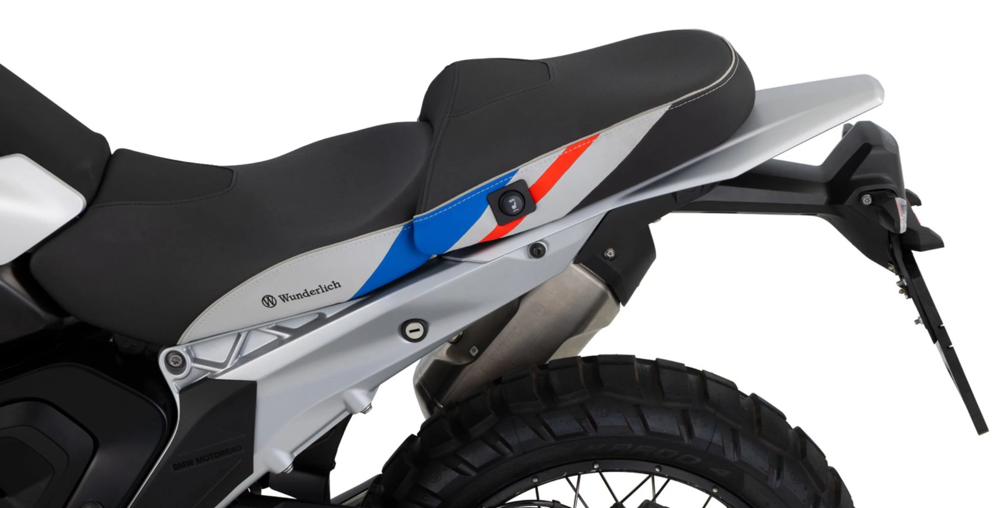 Wunderlich erweitert sein Sitzbankprogramm für die BMW R 1300 GS. Neu hinzu kommt die Designvariante Trophy 2026 für Fahrer und Beifahrer.