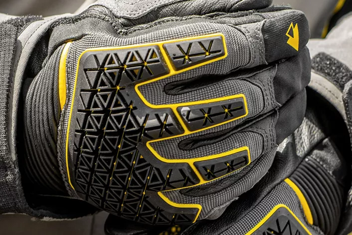 Touratech überarbeitet seinen Tourenhandschuh Rambler GTX. Der neue Guardo Rambler GTX PRO soll Motorradreisende bei unterschiedlichen Wetterbedingungen durch die Saison begleiten.