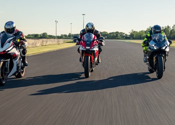 Yamaha R7 vs CFMOTO 675 SR-R vs Zontes 703RR Test 2026