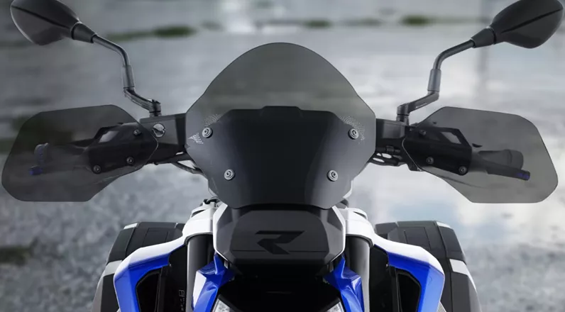 Vind, regn, kyla, vägsmuts eller insekter träffar händerna nästan obehindrat på en naked bike. Wunderlich erbjuder nu ett passande handskydd för BMW R 1300 R.
