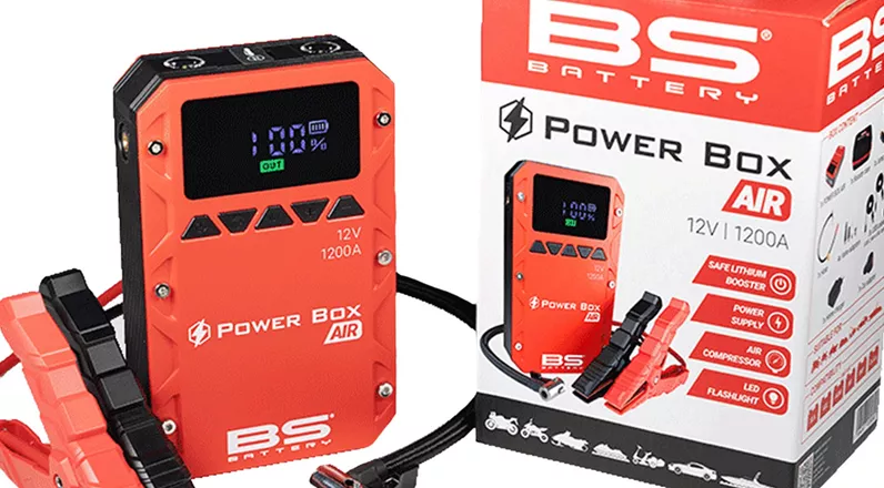 Eine schwache Batterie oder zu wenig Luft im Reifen kann eine Motorradtour schnell unterbrechen. Touratech bietet mit der Power Box AIR PB-02 dafür eine kompakte 4-in-1-Lösung an.