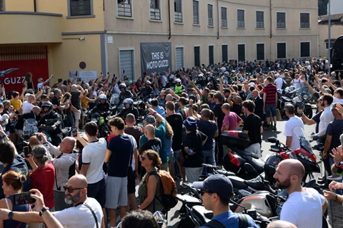Moto Guzzi World Days 2026: 60.000 Fans in Mandello