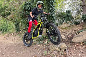 Triumph TXP-24 im Test: Elektro-Trial für junge Fahrer