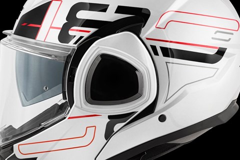 GIVI X36: Drei Klapphelme mit 180-Grad-Flip-Back-System