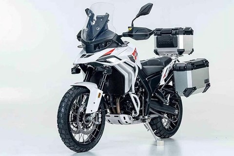 ZXMOTO 820X: Reiseenduro mit Technik-Offensive