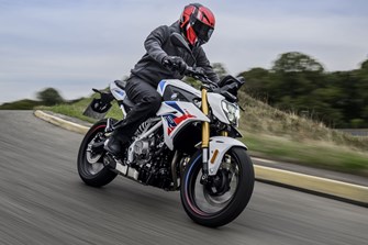 BMW F 450 R 2027: Neues 48 PS Naked Bike mit viel Ausstattung
