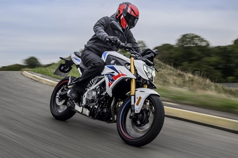 BMW F 450 R 2027: Neues 48 PS Naked Bike mit viel Ausstattung