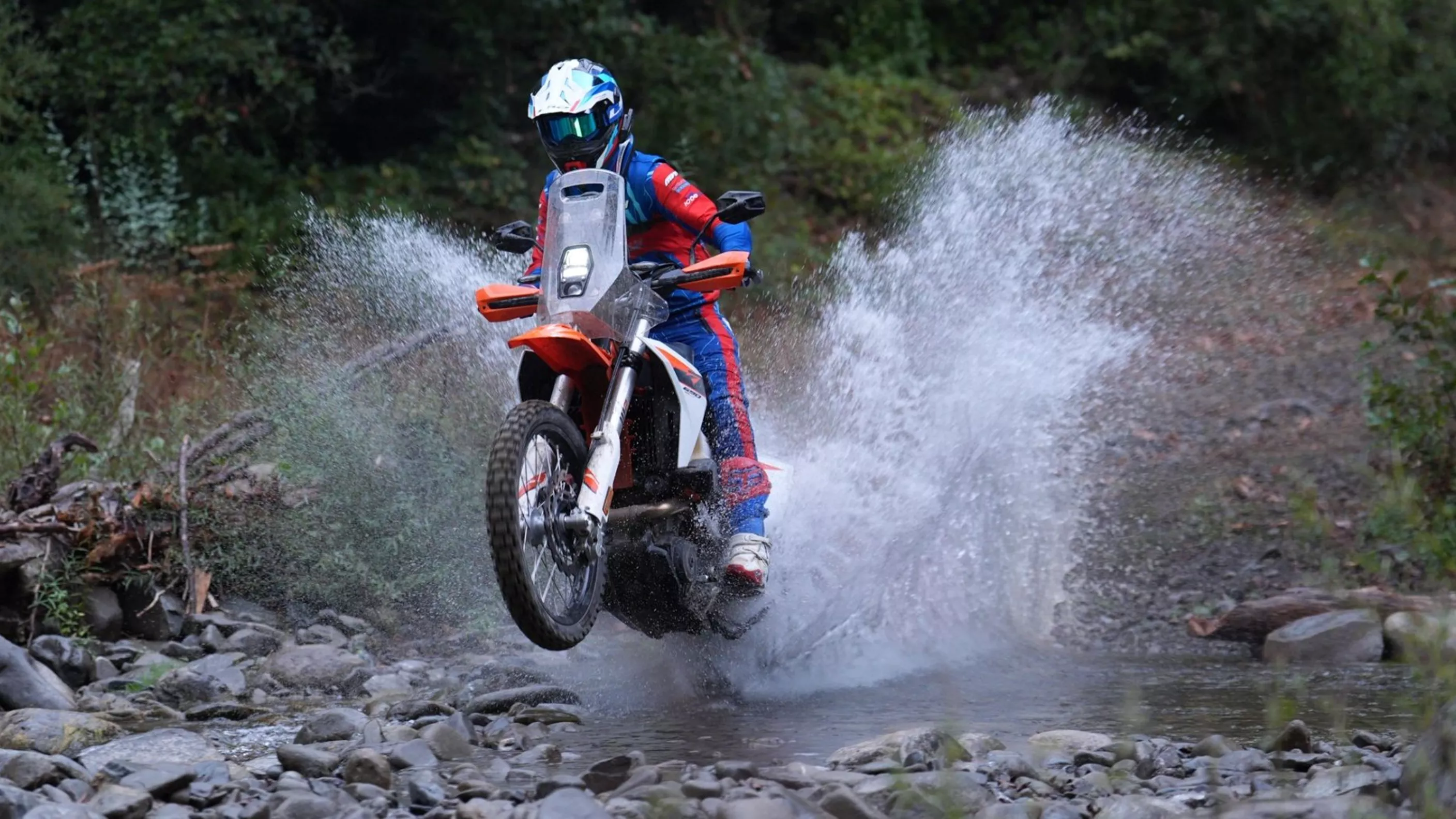 KTM 690 Rally 2026 Test: Rally-Bike für Straße und Gelände KTM 690 Rally 2026 Test: Rally-Bike für Straße und Gelände