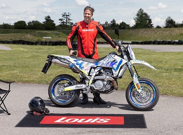 Suzuki DR Z4SM 2026 im 1000PS Bestzeit Test