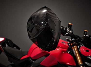 Test Schuberth S3 Carbon - Der Edel-Sporttouringhelm