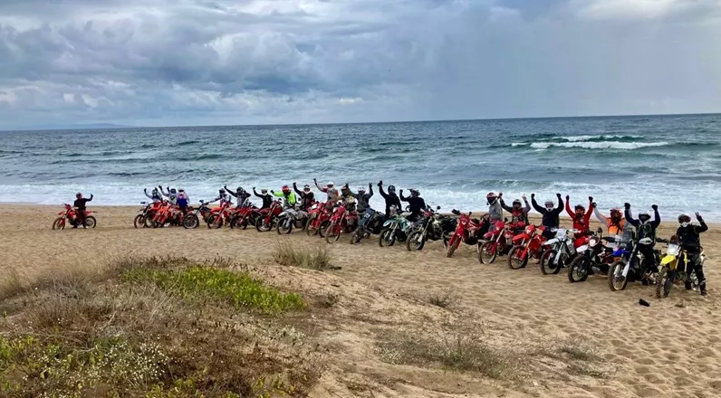 Z Sosopol nad Morzem Czarnym do Igoumenitsa nad Morzem Śródziemnym: 1.618 kilometrów enduro przez cztery kraje. Zespół, spektakularne przełęcze do 2.000 metrów i czyste emocje. NastyNils o harówce, jedności i odpowiednim sprzęcie.