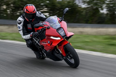 Neue BMW F 450 RR 2027: RR-Ambitionen für unter 8.000 Euro