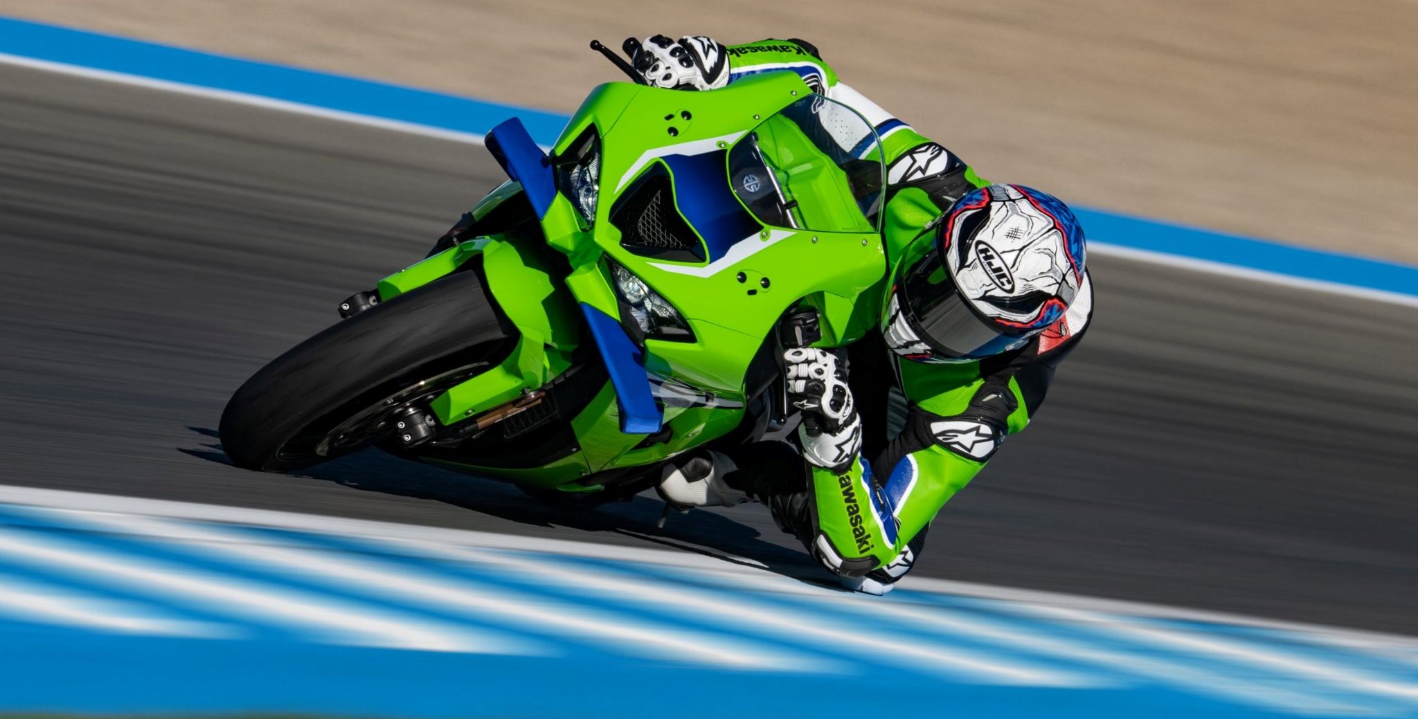 Kawasaki sends the Ninja ZX-10R and ZX-10RR into the 2027 model year with familiar technology. New are the color variants, with both supersports bikes available from November 2026.