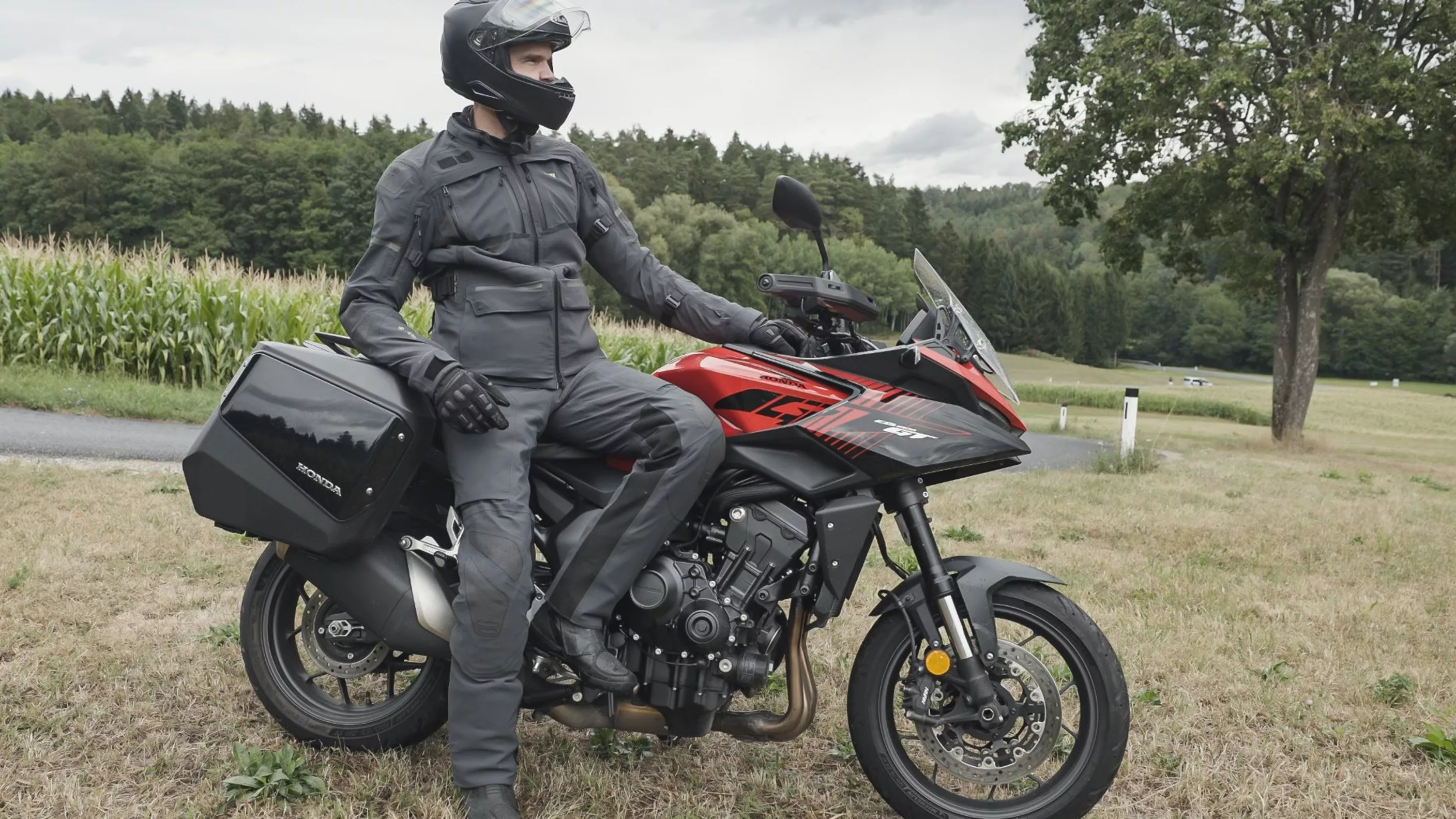 iXS Tourster-GTX 1.0: motorcycle jacket and trousers in a real-world test iXS Tourster-GTX 1.0: motorcycle jacket and trousers in a real-world test