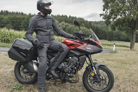 iXS Tourster-GTX 1.0: Motorradjacke und Hose im Praxistest
