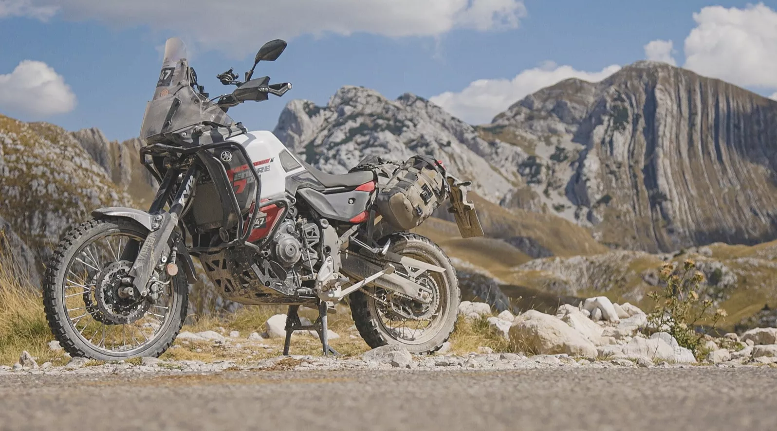 Mehr Elektronik, mehr Komfort und weiterhin echte Ténéré-DNA? Auf rund 1.000 Kilometern durch Slowenien, Bosnien und Montenegro zeigt die Yamaha Ténéré 700 World Raid 2026, wie gut sie Langstrecke und Gelände wirklich verbindet.