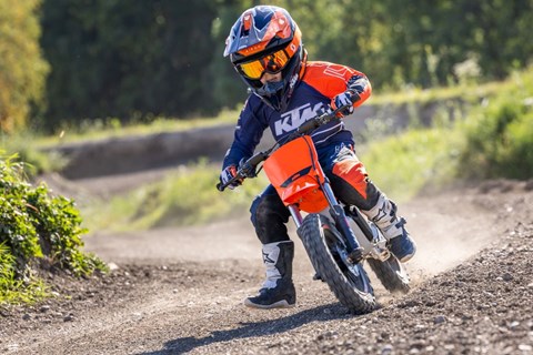 KTM SX-E 2.12 2027: Elektro-Crosser für größere Kids