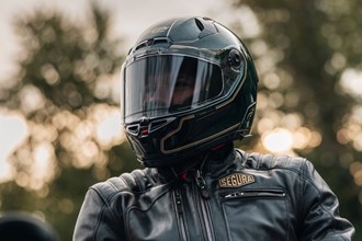 Nolan X-804 ST: Neuer Sporthelm für Straße und Tour
