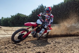 Ducati Desmo450 MX 2027: Updates für Standard und Factory