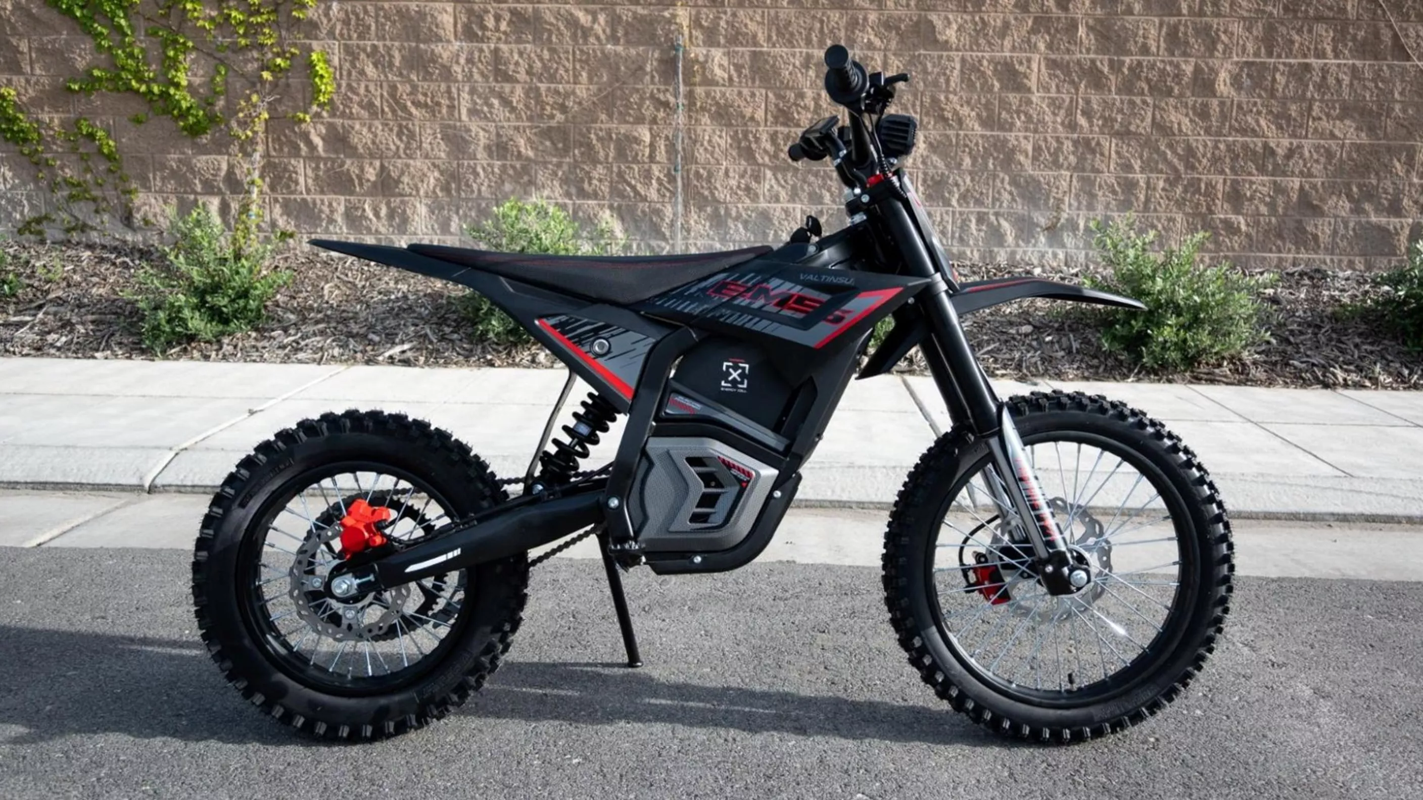 Valtinsu EM5 Pro: novi električni dirt bike s pogonom od 60 volti Valtinsu EM5 Pro: novi električni dirt bike s pogonom od 60 volti