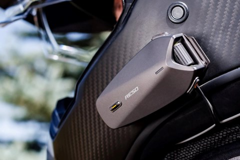 RESO Pilot Pro: Motorrad-Intercom mit Mesh und Mobilfunk