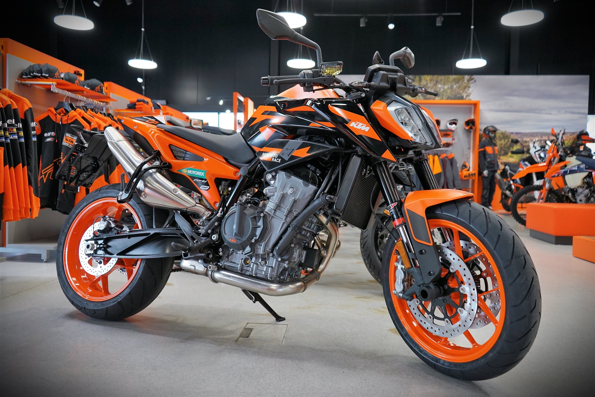 KTM 890 DUKE GP