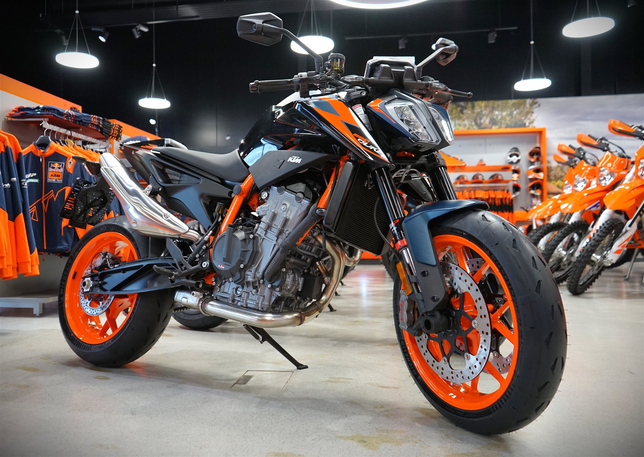 KTM 890 Duke R