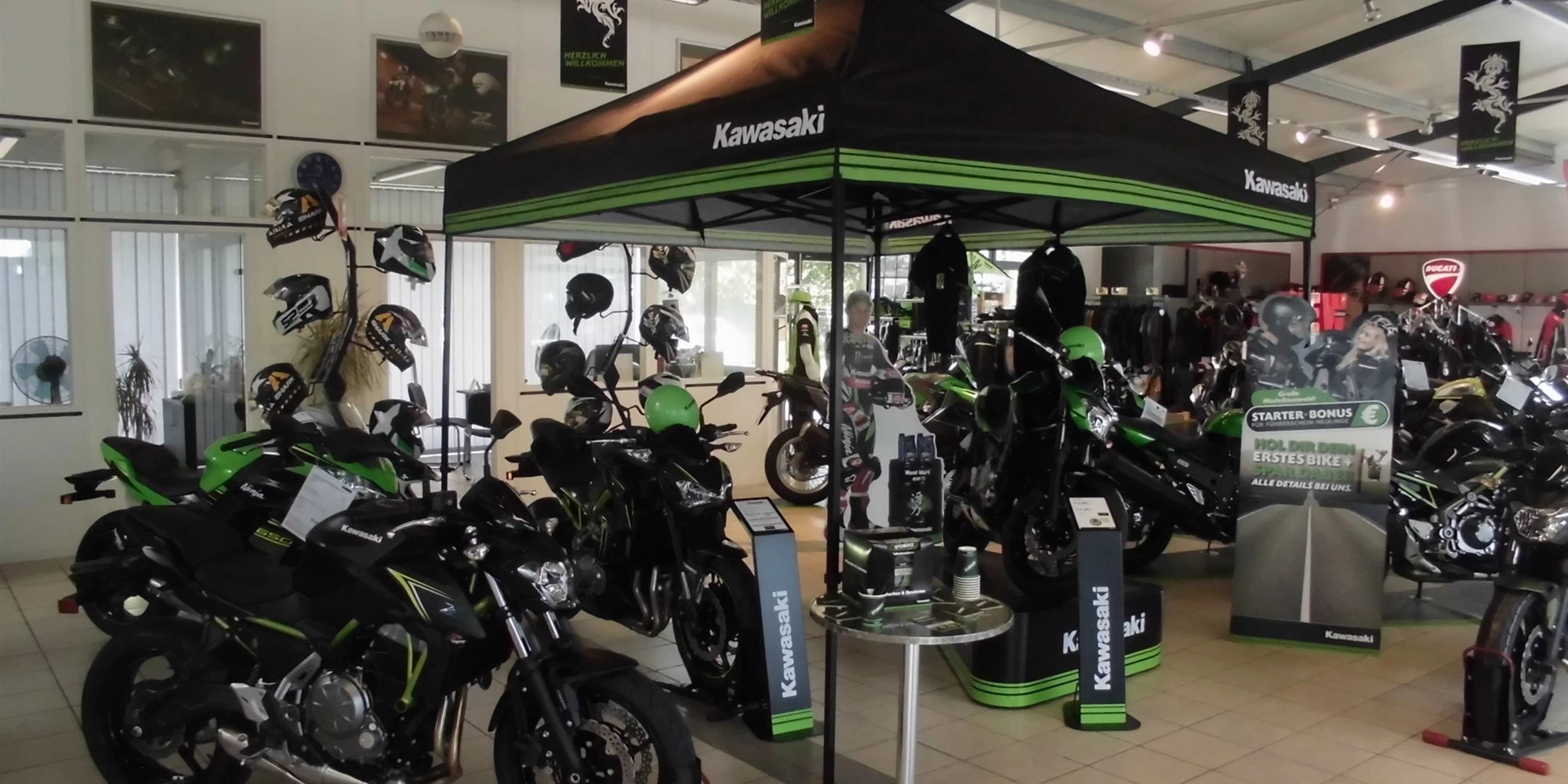 KAWASAKI-MOTORRÄDER  -  2025 = Eliminator 500, Ninja ZX-4RR, Ninja 7 Hybrid, Ninja e-1 & Z e-1 KAWASAKI-MOTORRÄDER  -  2025 = Eliminator 500, Ninja ZX-4RR, Ninja 7 Hybrid, Ninja e-1 & Z e-1