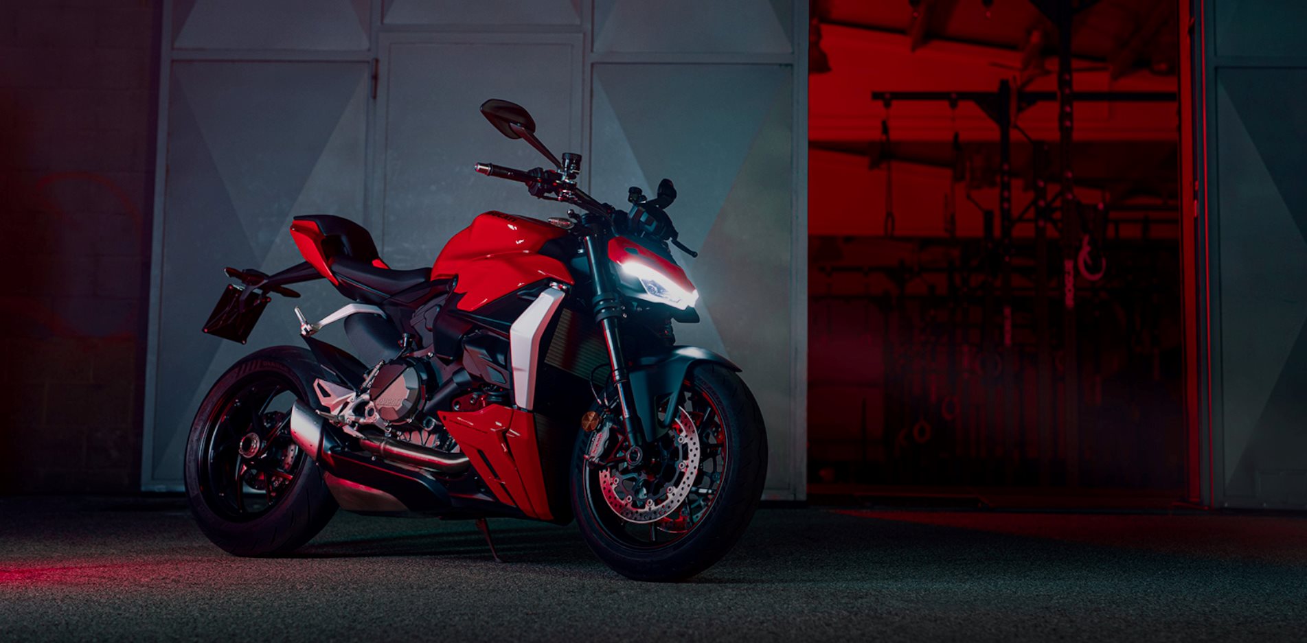 The reinterpretation of Ducati’s successful “Fight Formula” applied to the Panigale V2.